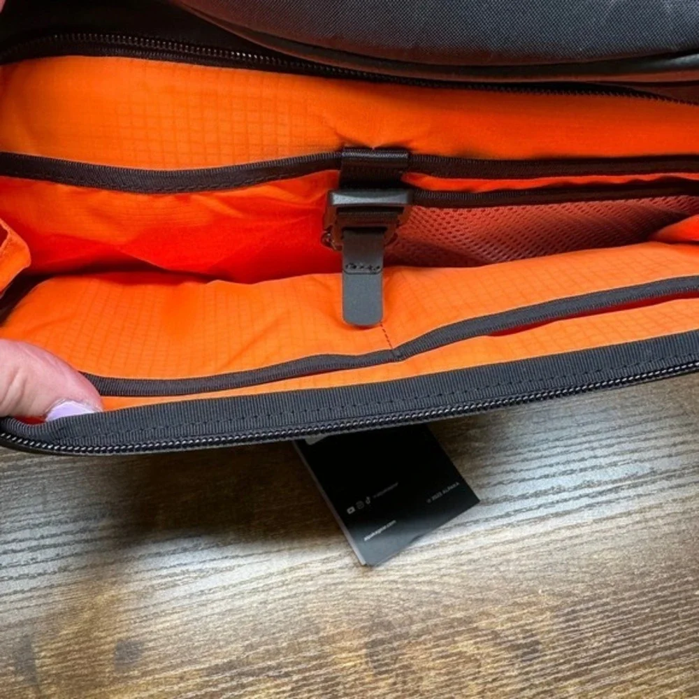 NEW Alpaka Bravo Sling Max V2 Black X-Pac VX21 Messenger Bag 10L 14in Laptop